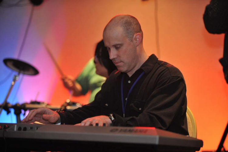 Alex Brandon performing